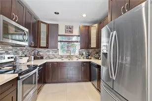 7546 NW 18th Dr, Pembroke Pines, FL 33024 - Photo 8