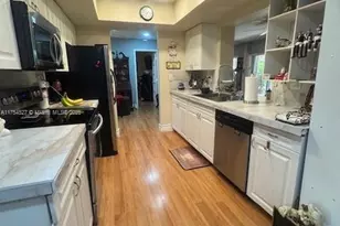 9400 NW 70th St, Tamarac, FL 33321 - Photo 10