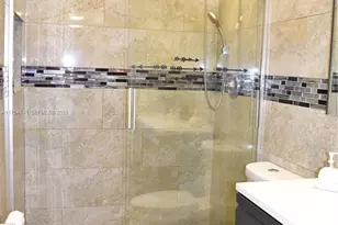 9320 Sunrise Lakes Blvd, Sunrise, FL 33322 - Photo 18