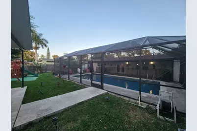 18800 Lenaire Dr, Cutler Bay, FL 33157 - Photo 24