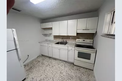 887 W 29th St #2, Hialeah, FL 33012 - Photo 8