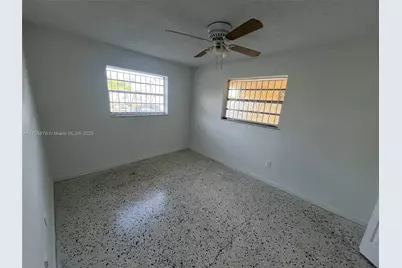 887 W 29th St #2, Hialeah, FL 33012 - Photo 6