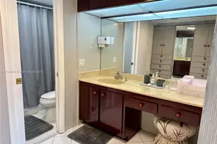 100 Bayview Dr, Sunny Isles Beach, FL 33160 - Photo 26