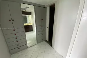 100 Bayview Dr, Sunny Isles Beach, FL 33160 - Photo 28