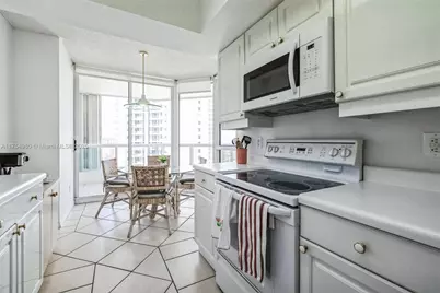 21205 Yacht Club Dr #1802, Aventura, FL 33180 - Photo 14