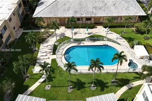 851 NE 14th Ave, Hallandale Beach, FL 33009 - Photo 2