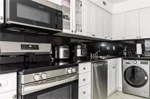 6770 Indian Creek Dr, Miami Beach, FL 33141 - Photo 10