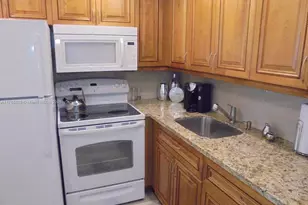 400 Brighton J, Boca Raton, FL 33434 - Photo 8