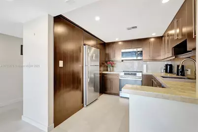 3675 N Country Club Dr #2310, Aventura, FL 33180 - Photo 18
