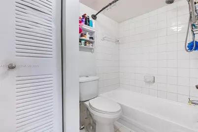 18830 NW 57th Ave #201, Hialeah, FL 33015 - Photo 22