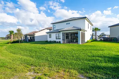 7681 NW 84th Ln, Tamarac, FL 33321 - Photo 10