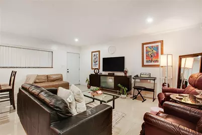 11930 NE 19th Dr #7, North Miami, FL 33181 - Photo 2