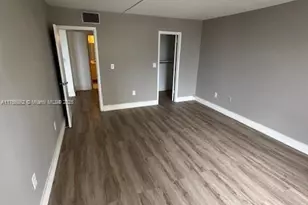 7928 West Dr, North Bay Village, FL 33141 - Photo 14