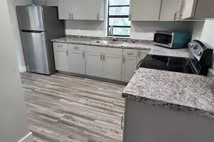 2465 NE 184th St, North Miami Beach, FL 33160 - Photo 18
