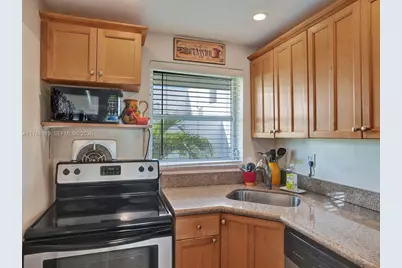 1900 NE 8th Ct #306, Fort Lauderdale, FL 33304 - Photo 6