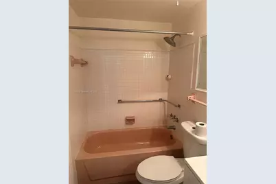 19001 NE 2nd Ave #1404, Miami, FL 33179 - Photo 8