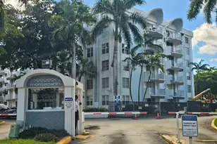 492 NW 165th St Rd, Miami, FL 33169 - Photo 2