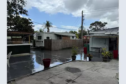 2380 NW 133rd St, Miami, FL 33167 - Photo 16