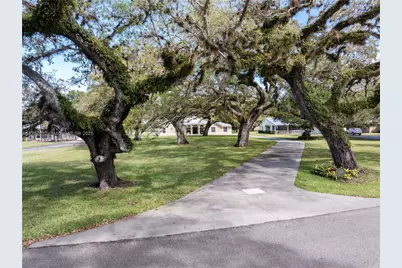 1132 Riverbend Dr, Labelle, FL 33935 - Photo 1