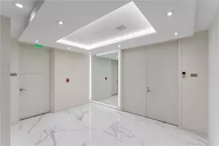 18975 Collins Ave, Sunny Isles Beach, FL 33160 - Photo 10