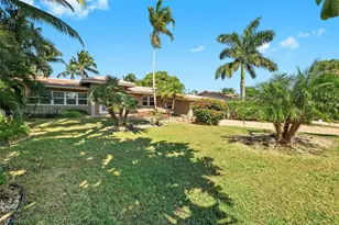2725 NE 21st Ave, Fort Lauderdale, FL 33306 - Photo 2