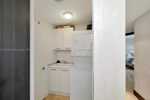 1331 Brickell Bay Dr, Miami, FL 33131 - Photo 28