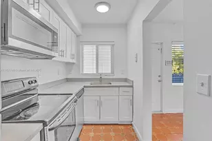 205 NW 84th St, Miami, FL 33150 - Photo 2