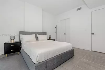 227 NE 2nd St #1805, Miami, FL 33132 - Photo 18