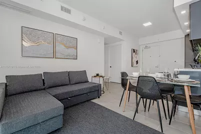 227 NE 2nd St #1805, Miami, FL 33132 - Photo 8