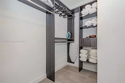 227 NE 2nd St #1805, Miami, FL 33132 - Photo 20