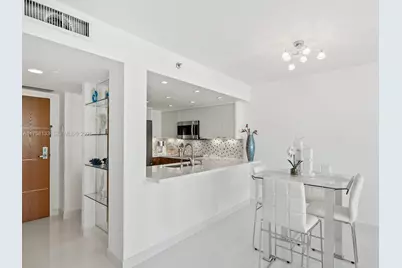 400 S Pointe Dr #906, Miami Beach, FL 33139 - Photo 16