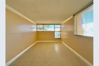 920 NE 199th St #4J, Miami, FL 33179 - Photo 16