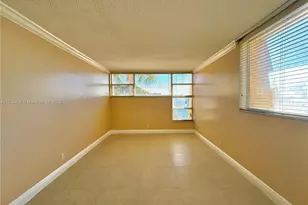 920 NE 199th St, Miami, FL 33179 - Photo 16