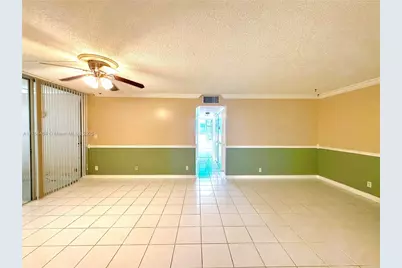 920 NE 199th St #4J, Miami, FL 33179 - Photo 2