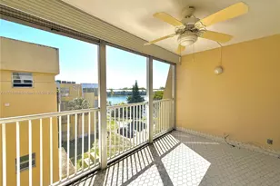 920 NE 199th St, Miami, FL 33179 - Photo 4