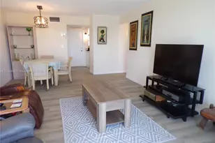 3000 Marcos Dr, Aventura, FL 33160 - Photo 26