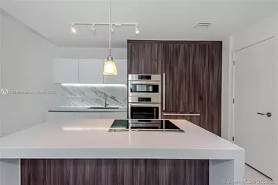 851 NE 1st Ave #2600, Miami, FL 33132 - Photo 8