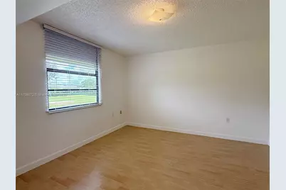 1504 S Whitehall Dr #206, Davie, FL 33324 - Photo 18