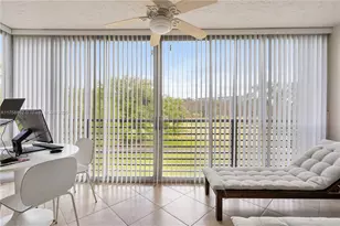 3800 Oaks Clubhouse Dr, Pompano Beach, FL 33069 - Photo 20