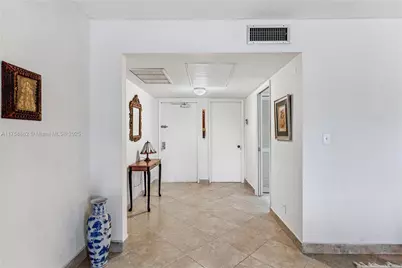 3800 Oaks Clubhouse Dr #307, Pompano Beach, FL 33069 - Photo 2