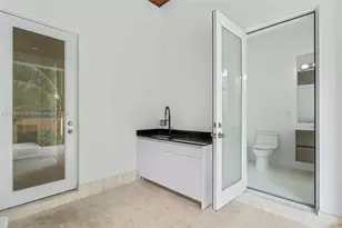 11412 NE 8th Ave, Biscayne Park, FL 33161 - Photo 24