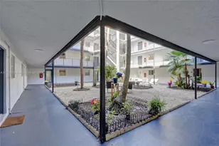 2800 Somerset Dr, Lauderdale Lakes, FL 33311 - Photo 42