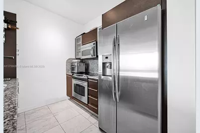 950 Brickell Bay Dr #3605, Miami, FL 33131 - Photo 24