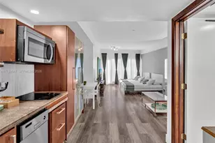 1052 Ocean Dr, Miami Beach, FL 33139 - Photo 1