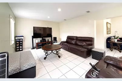 20520 SW 124th Pl, Miami, FL 33177 - Photo 12