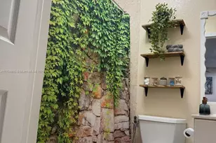 9315 NW 114th Ln, Hialeah Gardens, FL 33018 - Photo 16