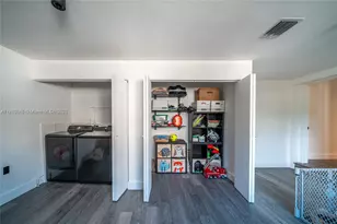 19600 NE 19th Ave, Miami, FL 33179 - Photo 26