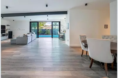 19600 NE 19th Ave, Miami, FL 33179 - Photo 12