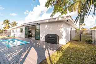 19600 NE 19th Ave, Miami, FL 33179 - Photo 28