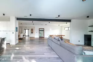 19600 NE 19th Ave, Miami, FL 33179 - Photo 10